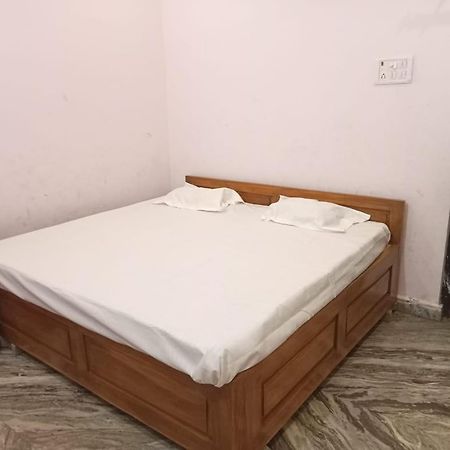 Vaibhav Sadan Dharmsala Hotel Ayodhya Екстериор снимка