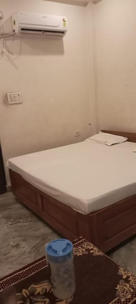 Vaibhav Sadan Dharmsala Hotel Ayodhya Екстериор снимка